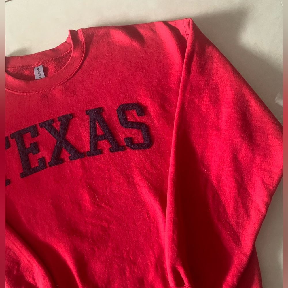 Gildan’s Women’s Sweatshirt - Picture 7 of 16